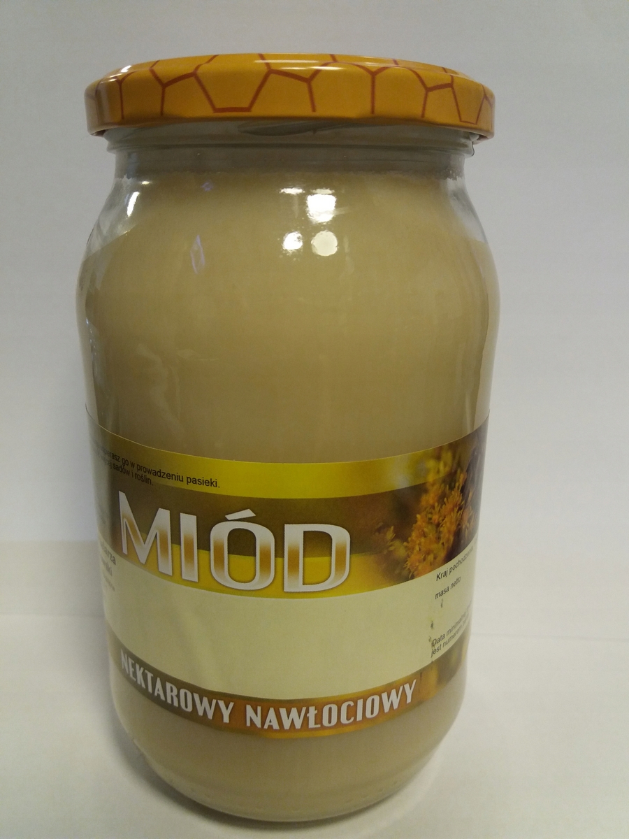 SKLÁDAŤ MED PRIAMO Z KMENU VČELY MIRKY