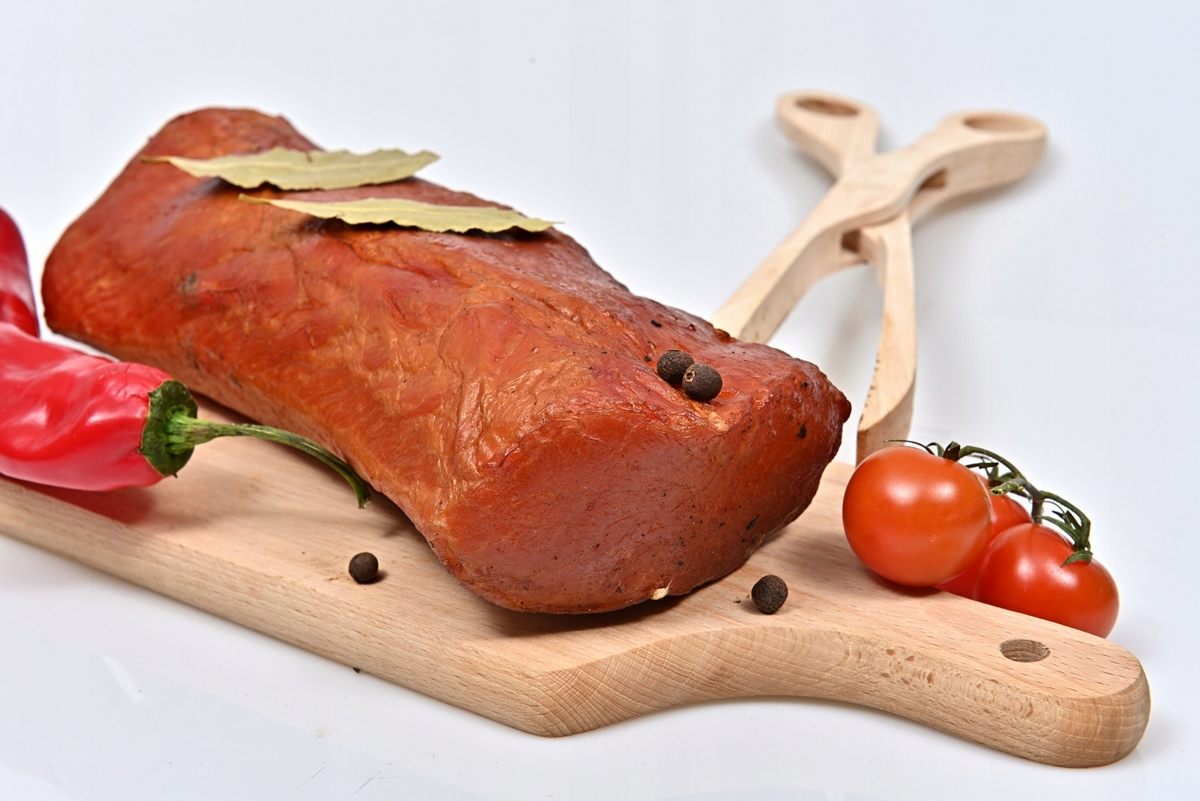 Údená sviečkovica s listom asi 600 g
