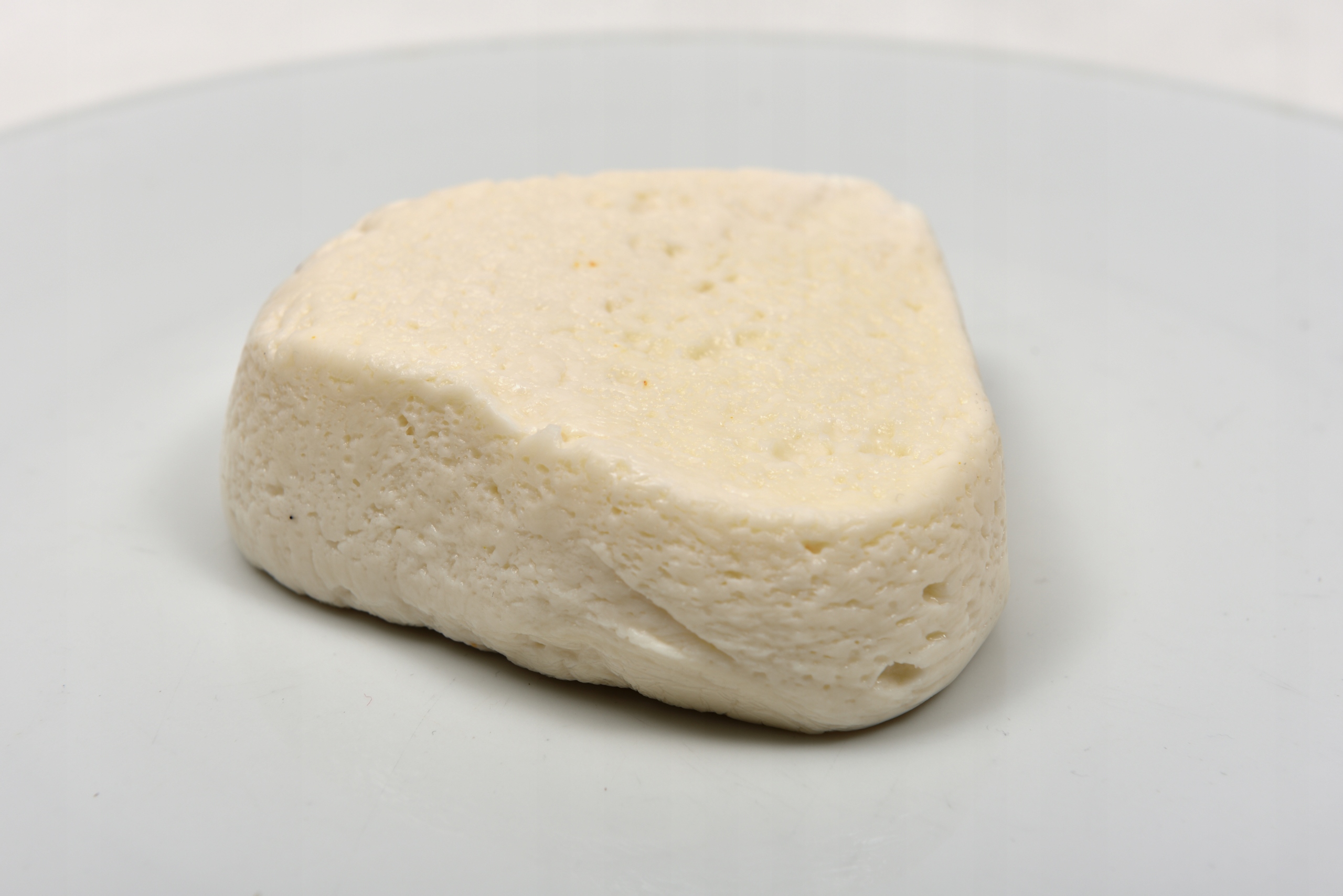 Vidiecky syr s kozím a ovčím mliekom okolo 300 g
