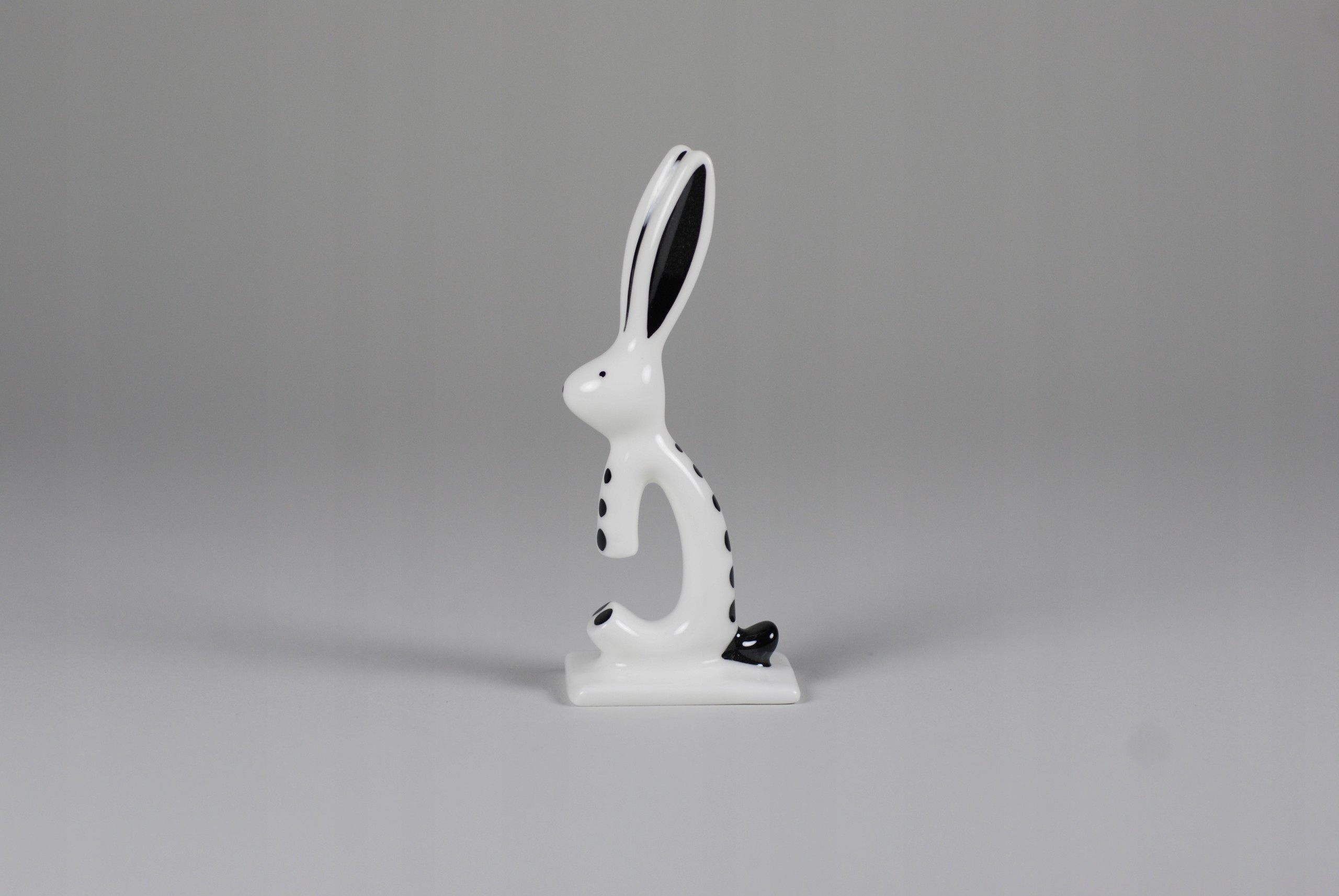 Veľkonočná dekorácia - Veľkonočný porcelán figurín zajačik ako ćmielów