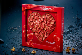 Čokoládové srdce s jahodovými 150G darček