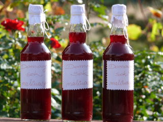 Domáca malinová šťava - balenie 10 0,5 l fliaš