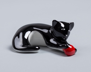 Darček na Valentína - Porcelánová figurína ako ćmielów 249 65x45x105 mm MiliSiński Cat