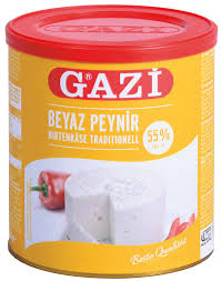 Gazi biely syr krava 55% pozadie. 400g beyaz peynín