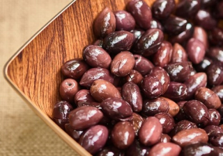 Grécke olivy kalamata s kôstkami 250 g