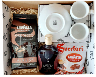 Espresso Košík: šálky, kávové zrno, sirup, cukrovinky