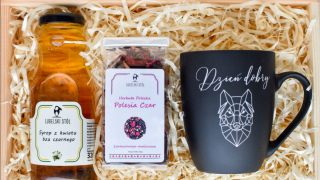 Darčekový kôš CUP SYRUP čaj narodeniny