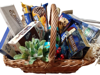 Vianočný košík. Darček Sweets Wedel