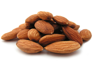 Orechy - Kalifornské MANDLE, celé S KOŽOU 1 kg