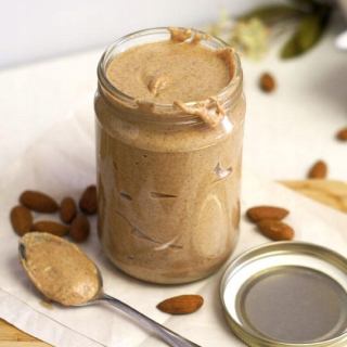 KRÉMOVÝ MED S CINNAMONOM 1kg