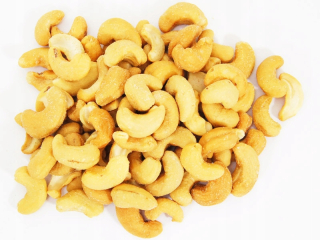 Orechy - CELÉ PRAŽENÉ ORECHY 1 KG SOĽNÝ KOŠÍK