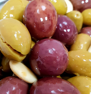 Zelené olivy čierne s mandľami a marsala 250g