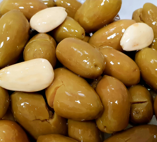 ZELENÉ olivy s mandľovými kôstkami a Marsala 250g