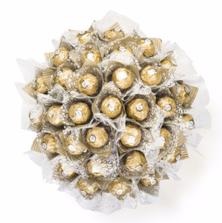 VALENTÍNSKY DARČEK SLADKÝ KYTICE FERRERO ROCHER
