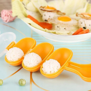 Oblečenie na výrobu guličiek so sushi ryžou