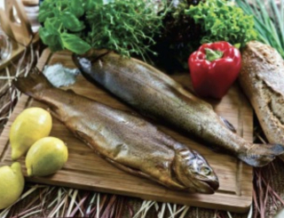 Údený pstruh drevený prirodzene cca. 0,5 kg