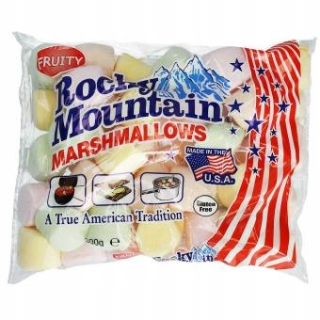 Pena na brehu grilovaných marshmallows ovocie
