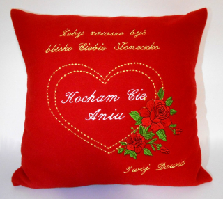 Darček na Valentína - Dekoratívne vyšívacie vankúše 38 x 38 cm