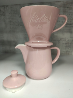 Porcelán odkvapkávať Melitta s ružovou džbán