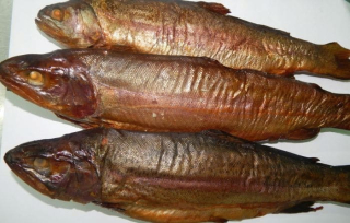 Pstruh údený za studena, 1200g