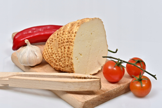 Údený syr asi 600 g