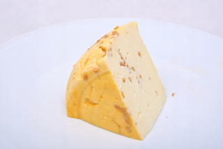 Žltý gouda vidiecky syr asi 300g