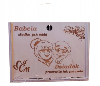 Darčeková krabička. Deň dedka. Deň babičky