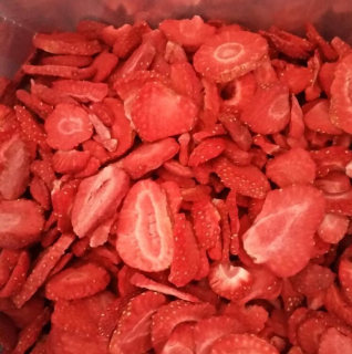 Sušené ovocie - Jahodové plátky likéru lyofilizované 100g