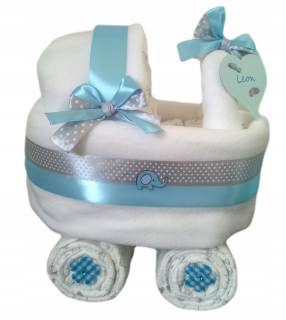 Doplnky na krst - Veľký koláč s vozíkom s darčekmi pre plienky s Pampers Year