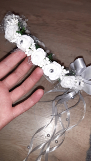 Prvé sväté prijímanie - Krásny veniec veniec s diamantmi