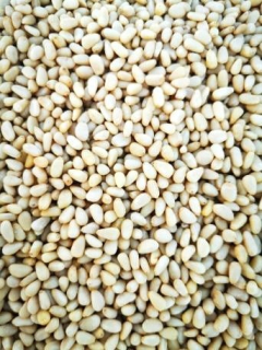 Orechy - akcia PINI arašidy RUŽOVÉ ORECHY 500g