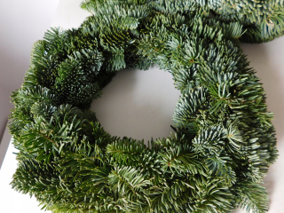 Živý veniec pre hrobový cintorín Nobilis Fir 30 cm